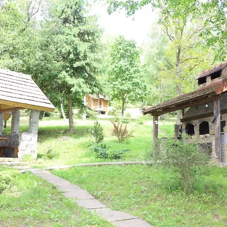 у романа 'корпус із сауною' Verkhneye Sinevidnoye