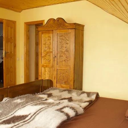у романа 'корпус із сауною' Holiday home Verkhneye Sinevidnoye